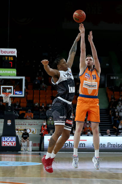 他的战术风 他的战术风