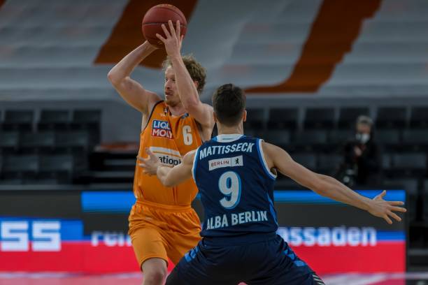 员目前效力 员目前效力