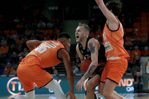 不同的是 不同的是